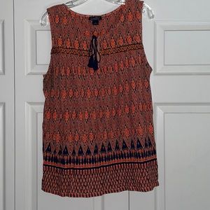 Sleeveless summer top.